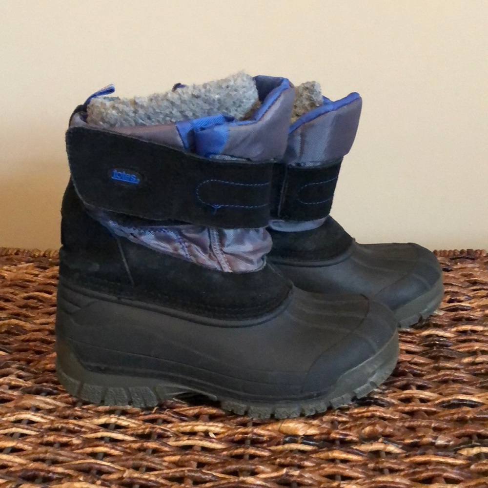 Boy’s totes Boots Size 2